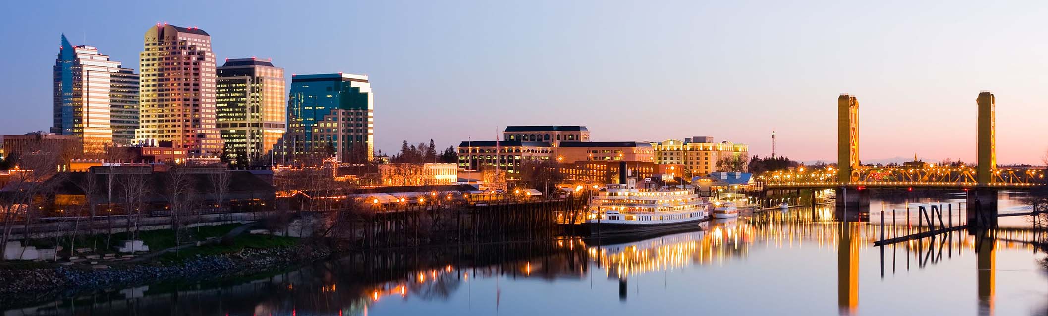 photo of the Sacramento skyline at sunset